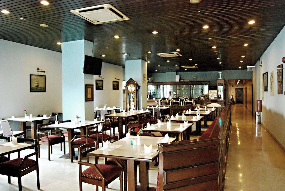 Super Oyo Townhouse 1 Hotel Salemba Jakarta Extérieur photo