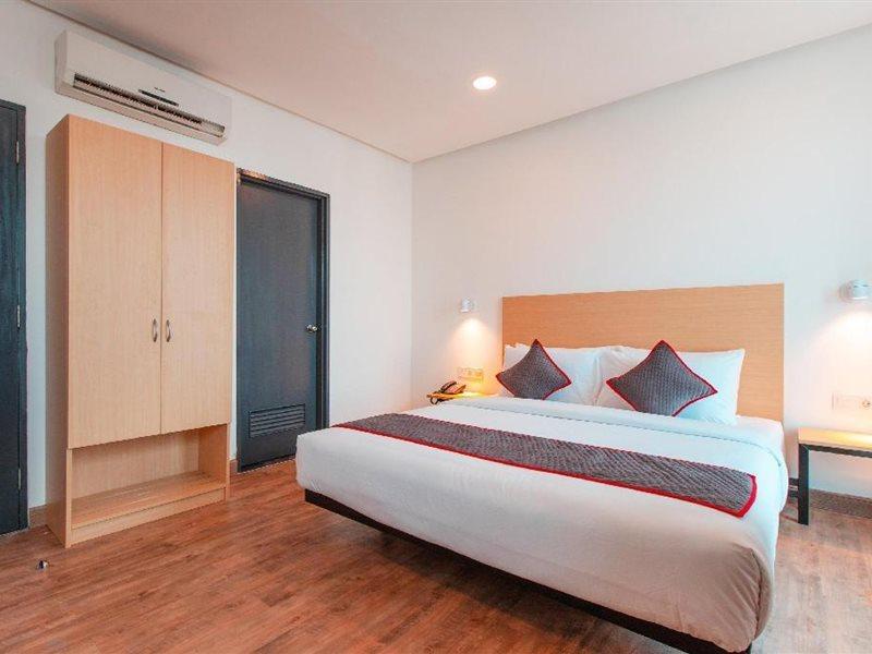Super Oyo Townhouse 1 Hotel Salemba Jakarta Extérieur photo