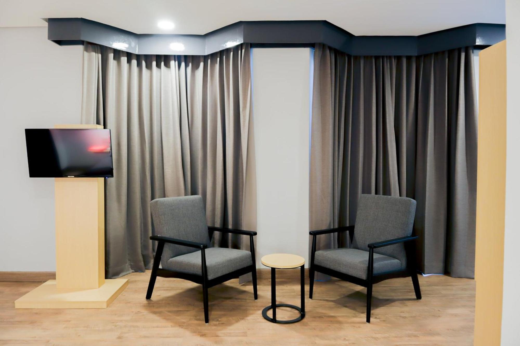 Super Oyo Townhouse 1 Hotel Salemba Jakarta Extérieur photo