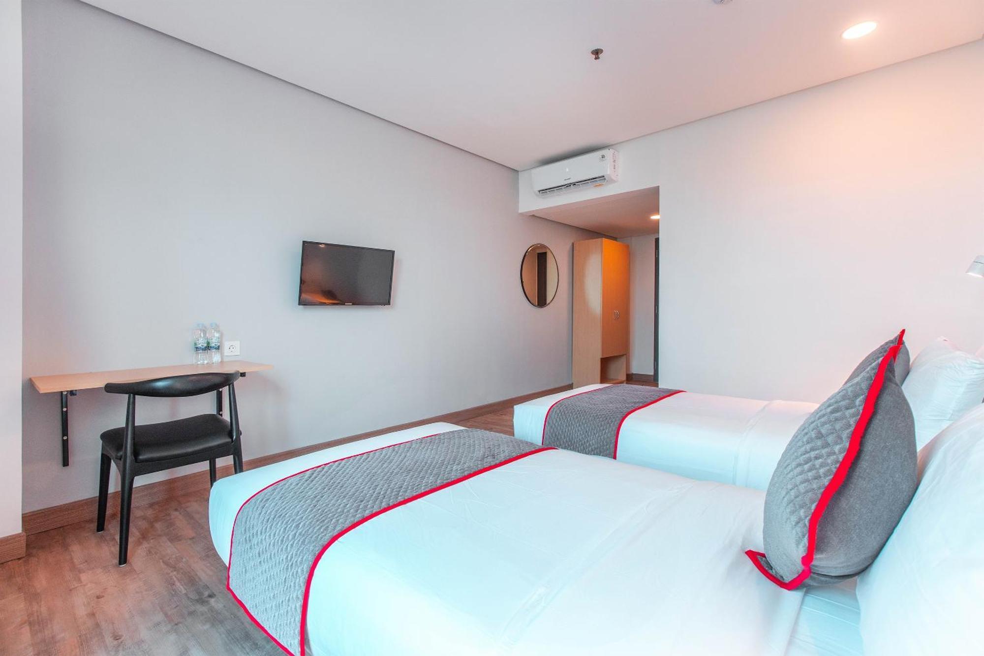 Super Oyo Townhouse 1 Hotel Salemba Jakarta Extérieur photo