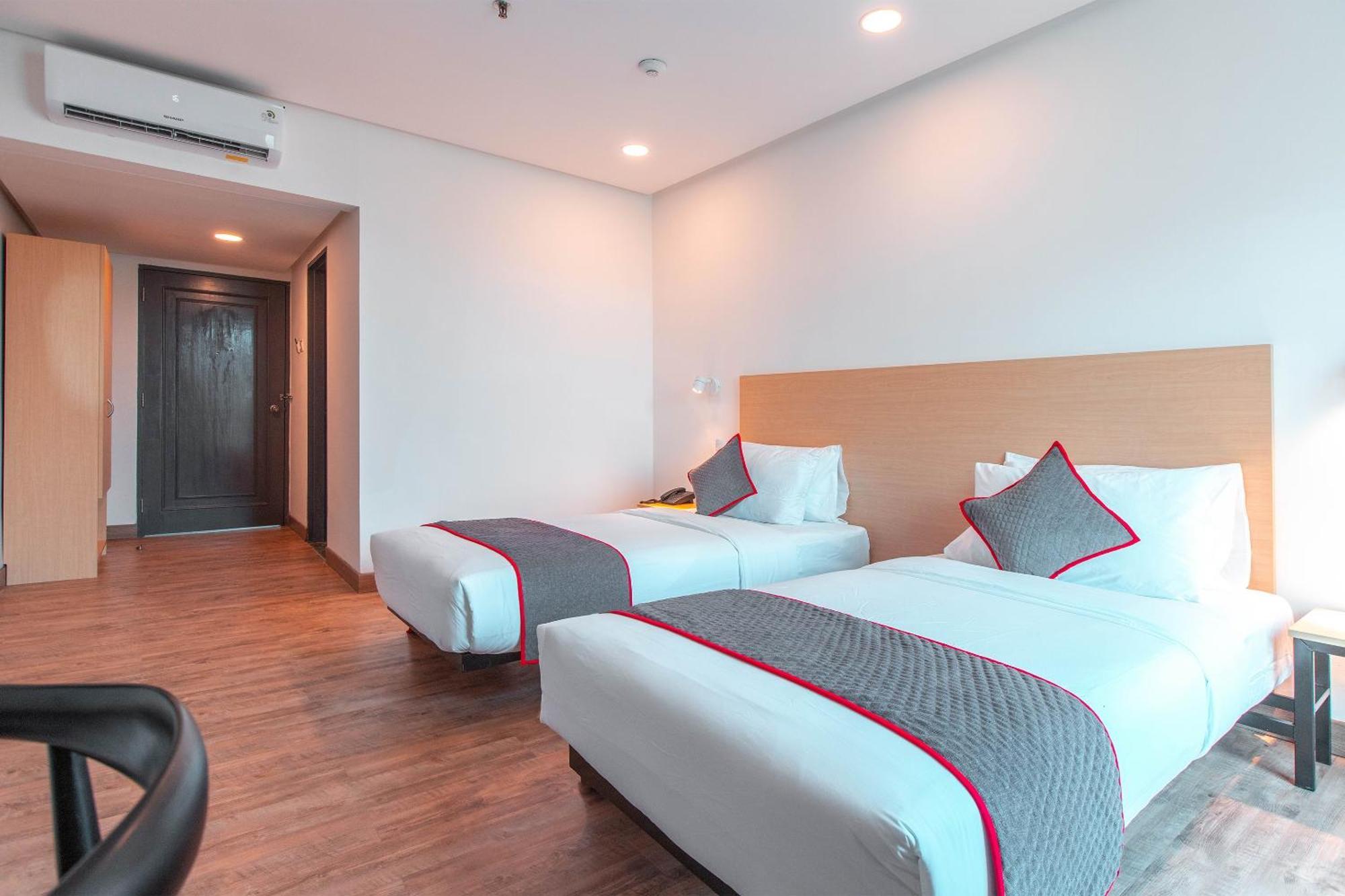 Super Oyo Townhouse 1 Hotel Salemba Jakarta Extérieur photo