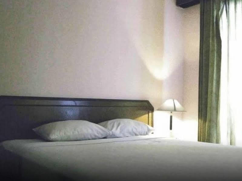 Super Oyo Townhouse 1 Hotel Salemba Jakarta Extérieur photo